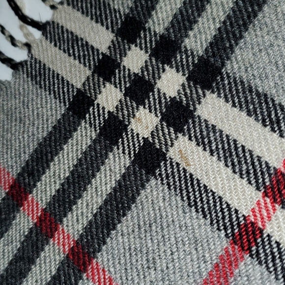 Burberry Scarf - Picture 11 of 12